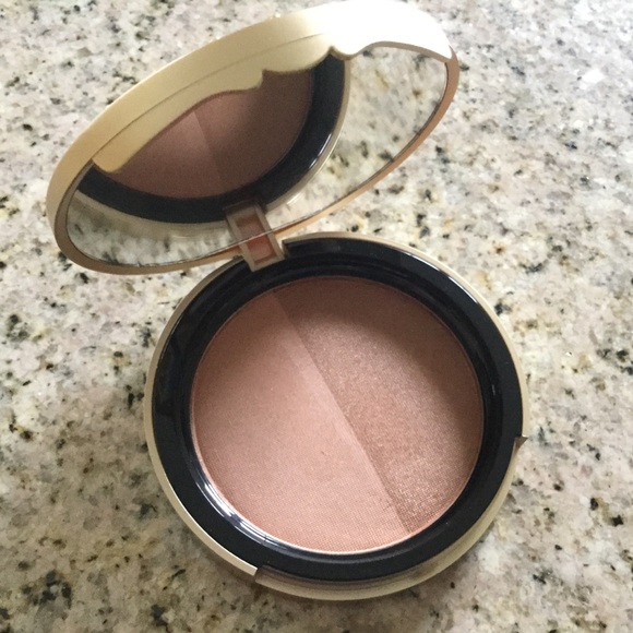 Too Faced Sun Bunny Natural Bronzer - Picture 2 of 7